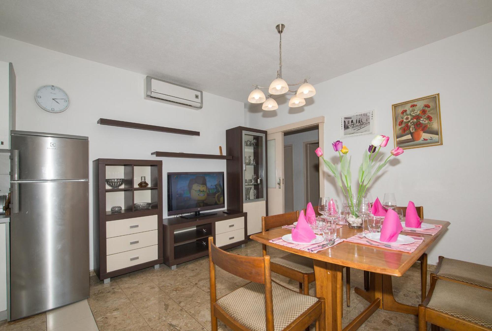 Apartments Marieta Makarska Oda fotoğraf