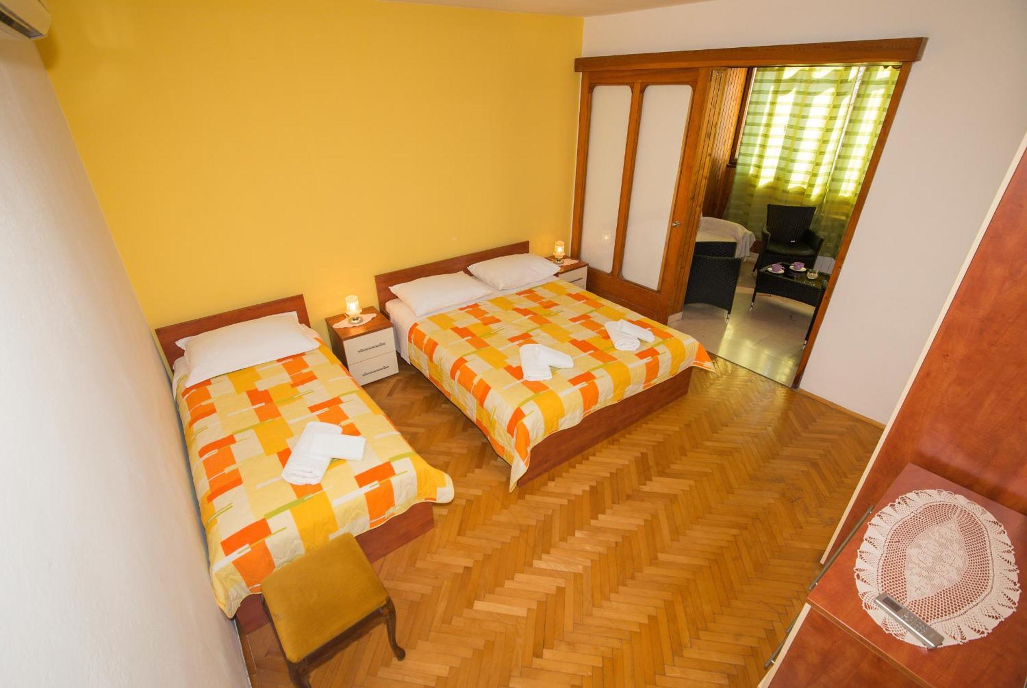 Apartments Marieta Makarska Oda fotoğraf