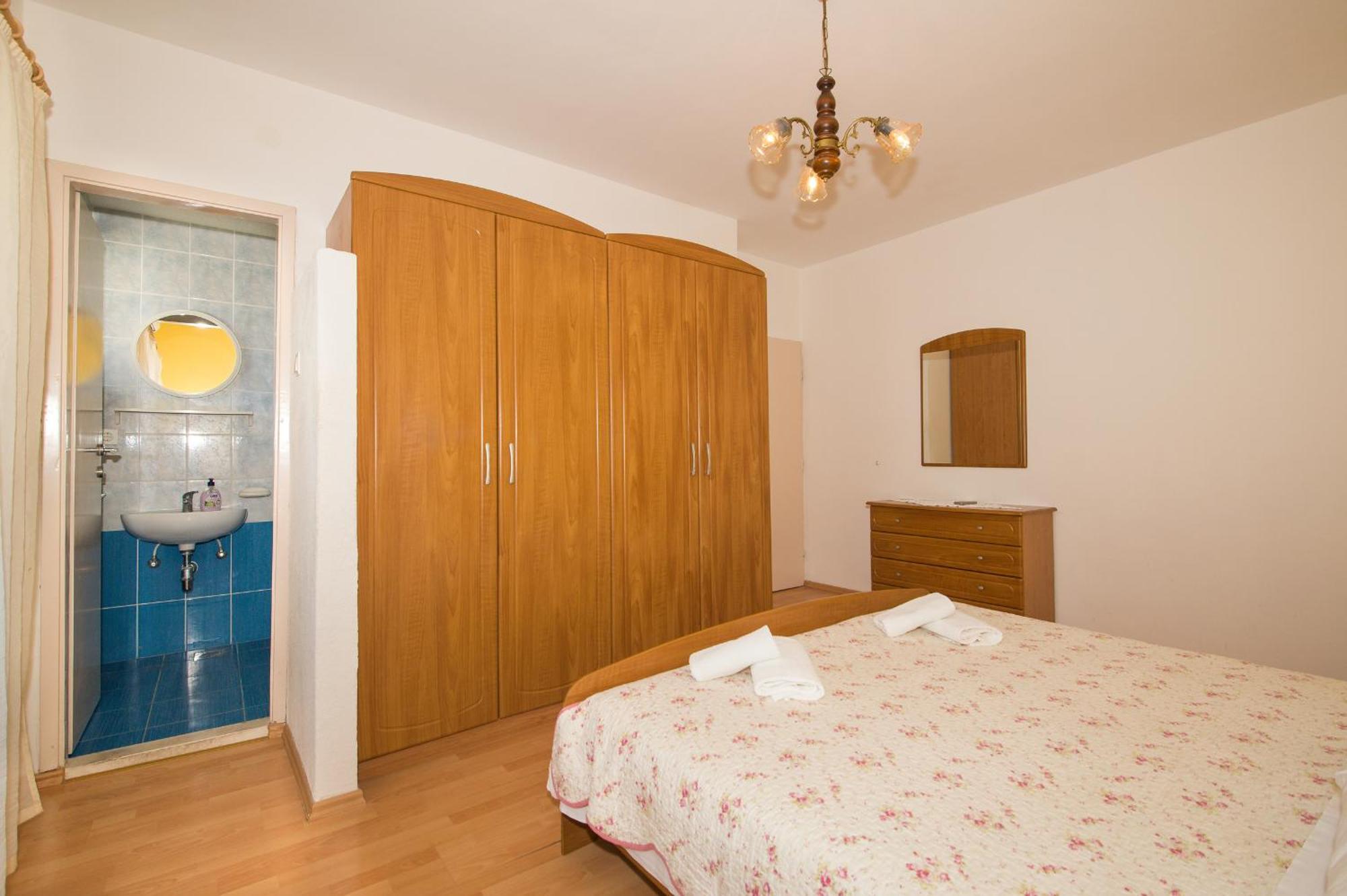 Apartments Marieta Makarska Oda fotoğraf