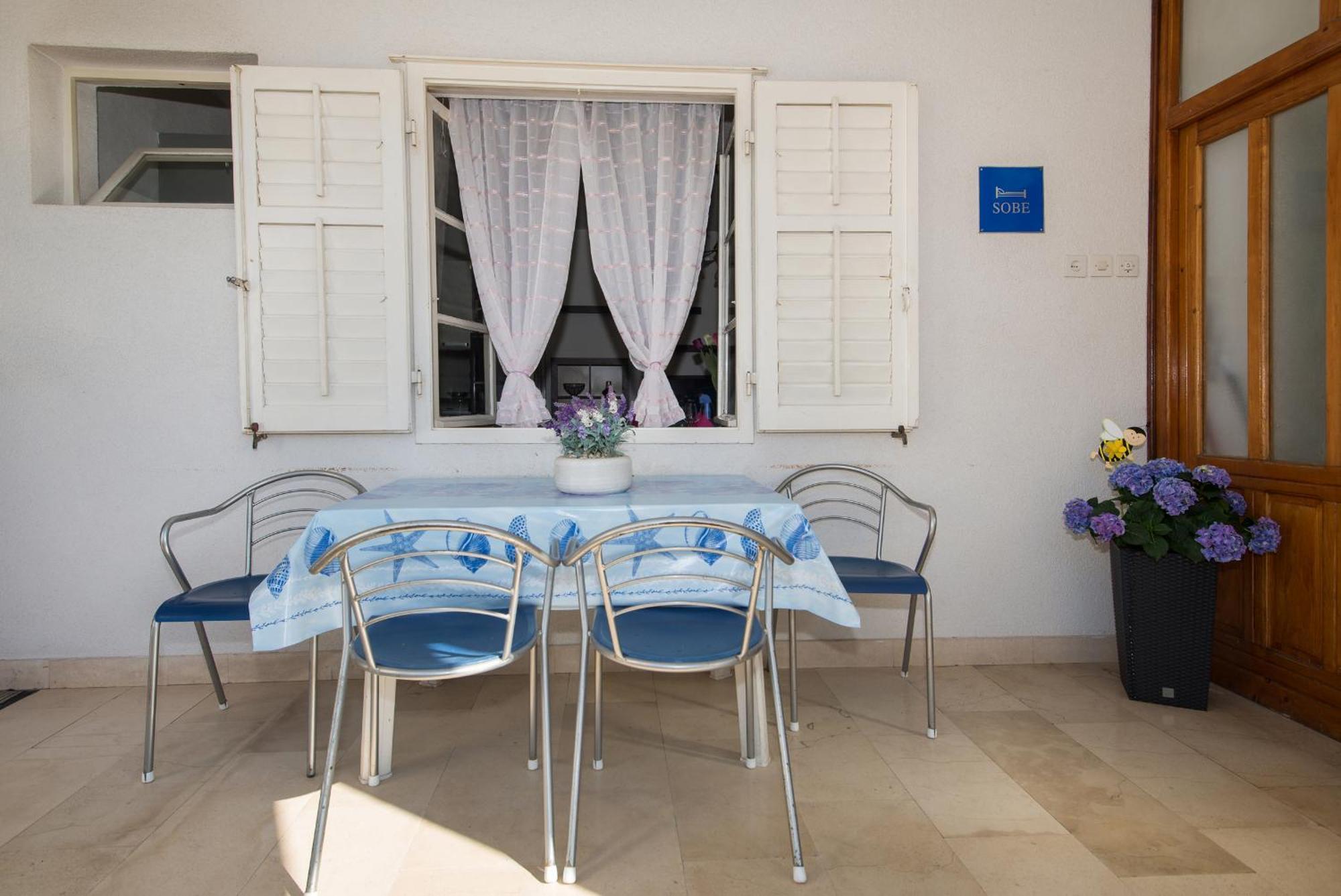 Apartments Marieta Makarska Oda fotoğraf