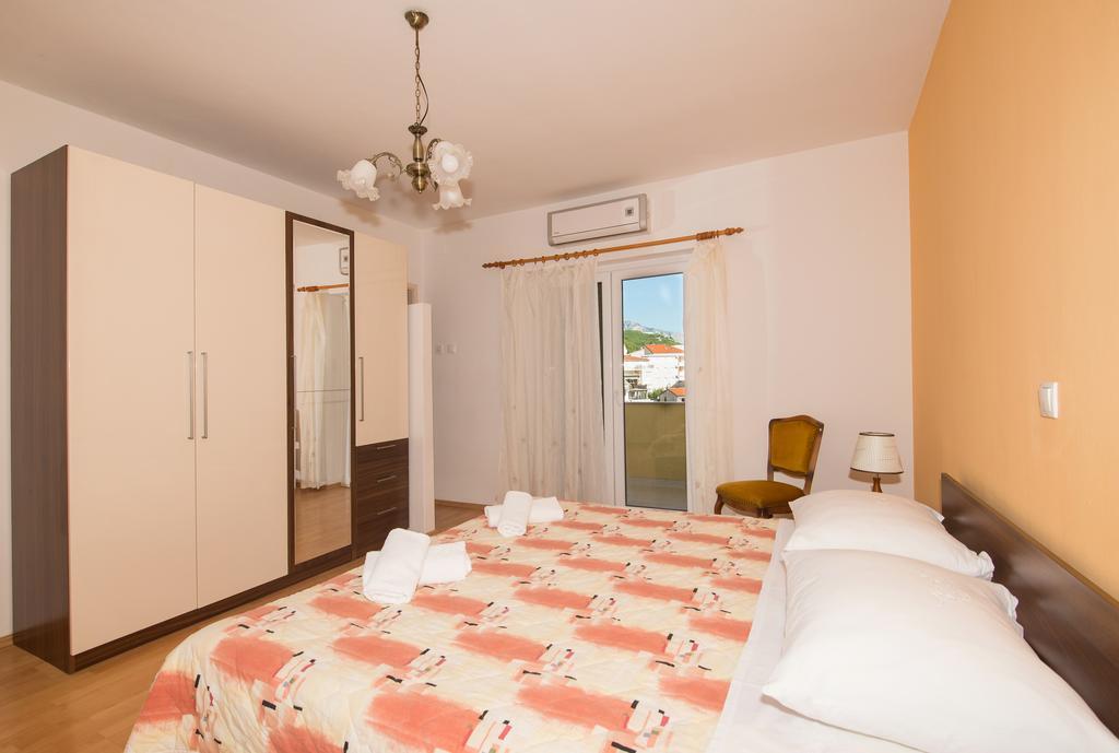 Apartments Marieta Makarska Oda fotoğraf